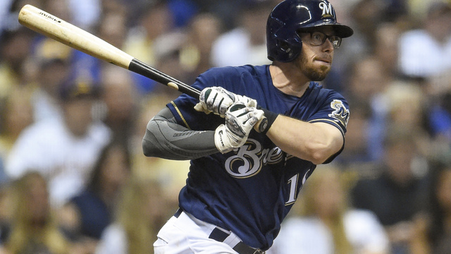 Brewers re-sign Sogard to 1-year contact