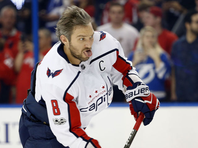 Ovechkin bought clothes for homeless person in Edmonton