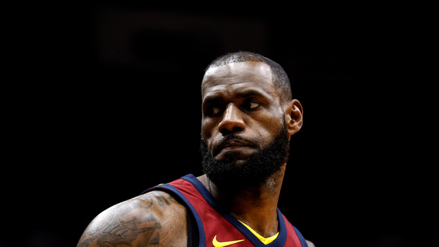 LeBron: Colin Kaepernick is being blackballed by NFL
