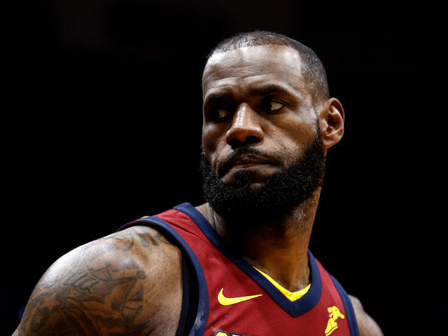 LeBron: Colin Kaepernick is being blackballed by NFL
