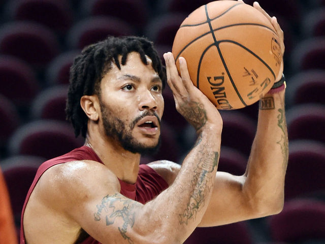 Report: Rose not with Cavs, evaluating basketball future