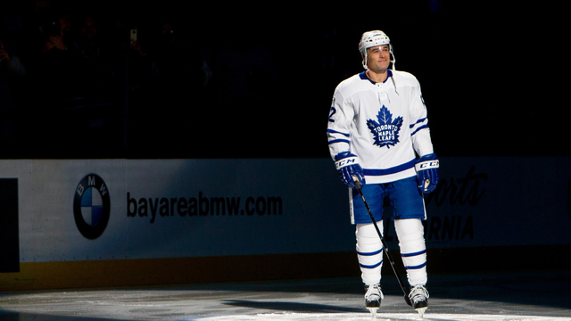 Sharks fans give Marleau extended standing ovation in return to San Jose