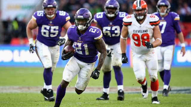 4th and Short: Vikings 2nd-best in the NFC, Buccaneers in trouble