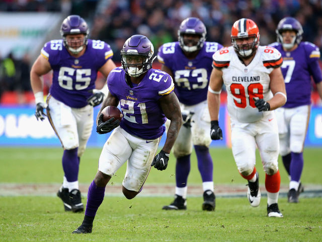 4th and Short: Vikings 2nd-best in the NFC, Buccaneers in trouble