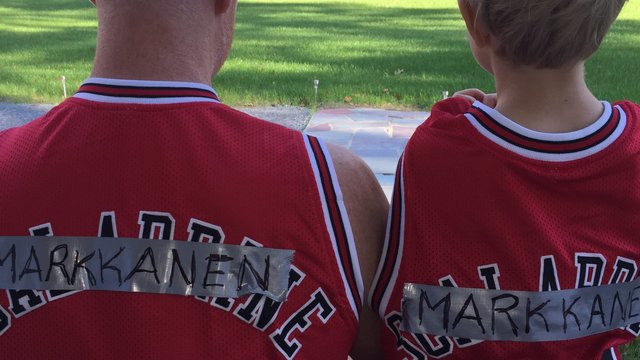 Look: Scalabrine shows love to Markkanen with jersey update