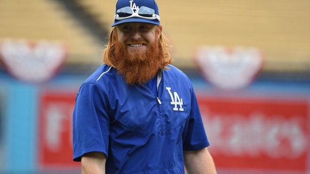 Justin Turner wants $10 to touch his beard