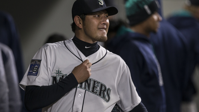 Mariners decline 2018 options on Iwakuma, Gallardo