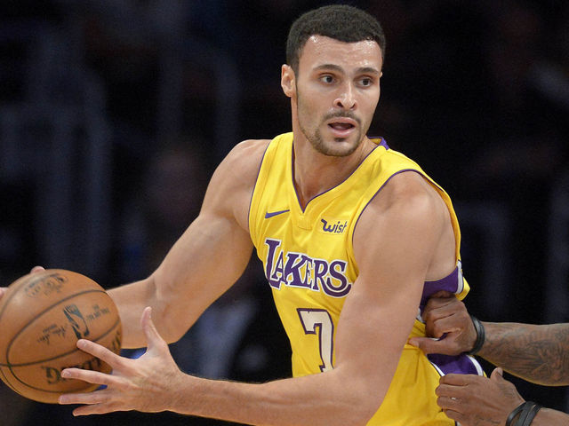 Lakers' Nance breaks hand in loss to Trail Blazers