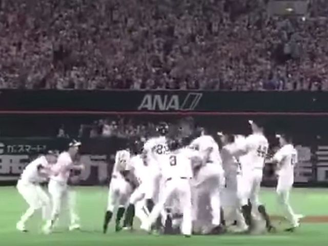 Watch: SoftBank Hawks win Japan Series on 11th-inning 'sayonara single'