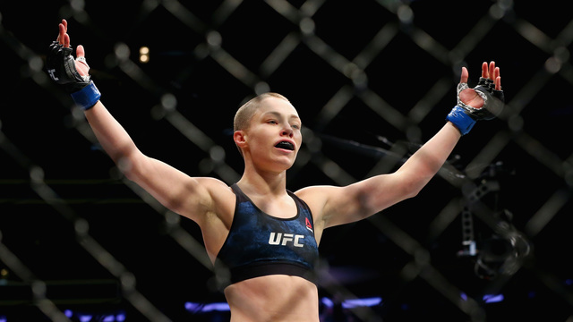 Namajunas stuns Jedrzejczyk by 1st-round KO to win UFC strawweight title