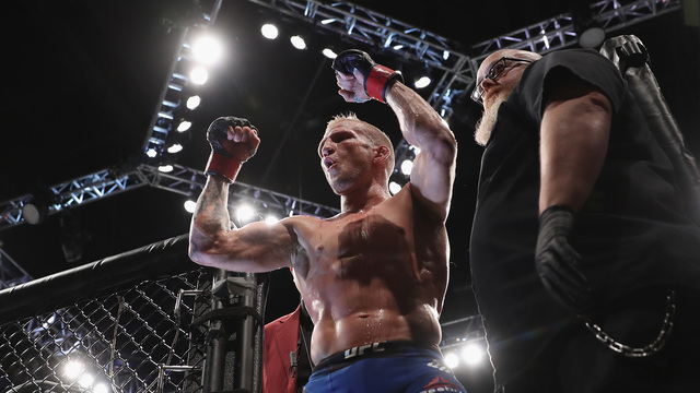 Newly crowned champs lead UFC 217 bonus winners