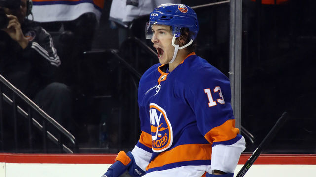 Barzal notches 5 assists as Islanders beat Avalanche