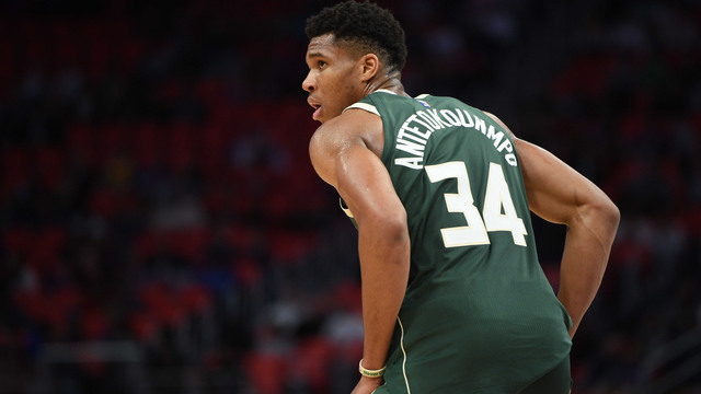 Look: Giannis signs long-term deal with Nike