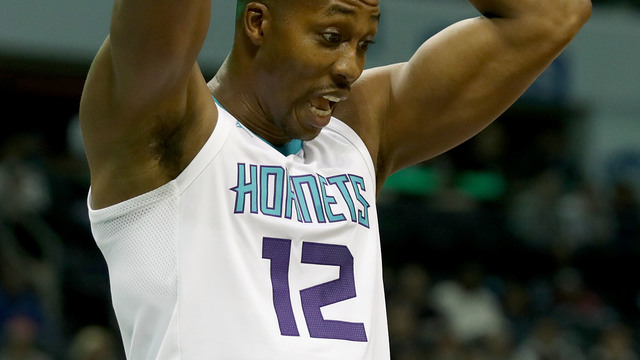 Dwight Howard fined $25K for obscene gesture toward fan