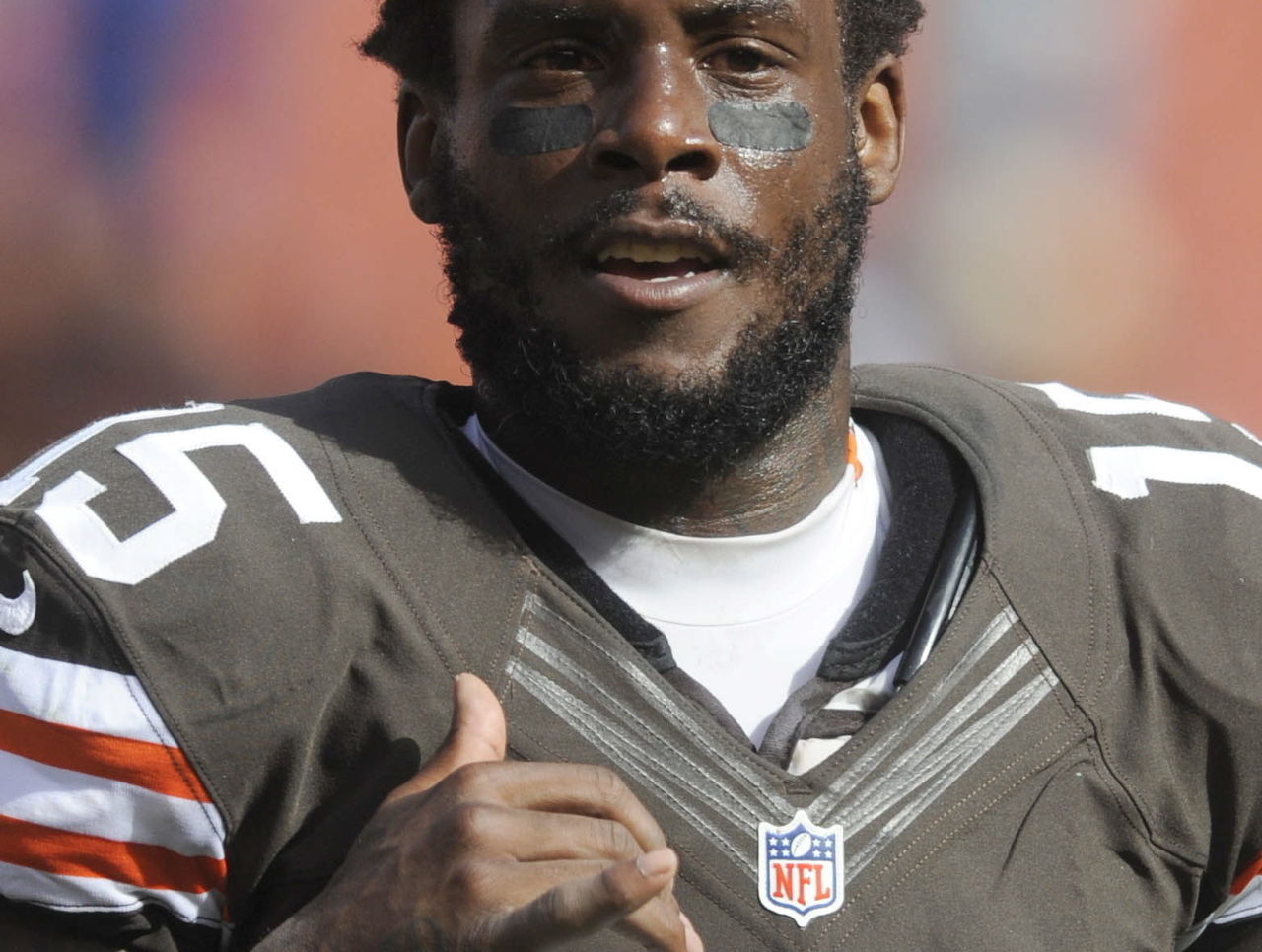 Browns' Davone Bess posts picture with marijuana on Twitter (PHOTO)