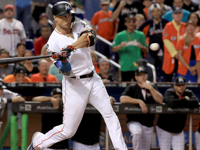 Report: Giants emerging as favorites to land Stanton