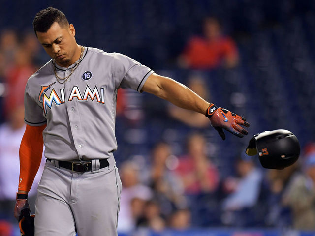 Report: Marlins have spoken to 4 teams about Stanton