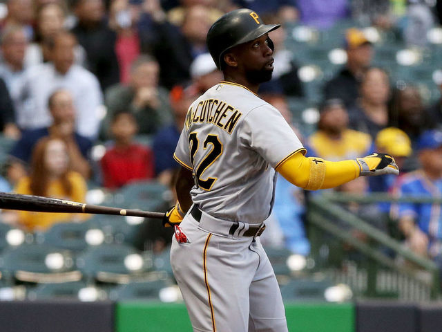 Pirates trade McCutchen to Giants
