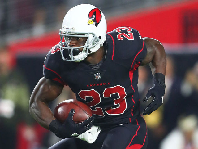 Peterson struggles as Cardinals trail Seahawks at half
