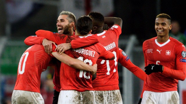 Dodgy penalty call sends unconvincing Switzerland to World Cup