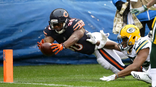 Bears' Fox defends botched challenge that led to turnover