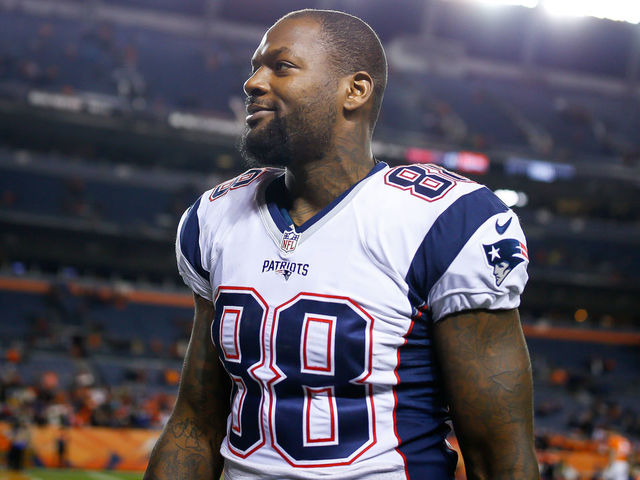 Martellus Bennett tweets he's decided to 'move on' from football