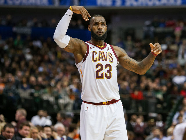 LeBron: Dennis Smith Jr. comments 'definitely a shot at' Phil Jackson