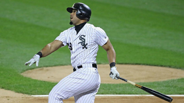 Report: White Sox unlikely to trade Abreu