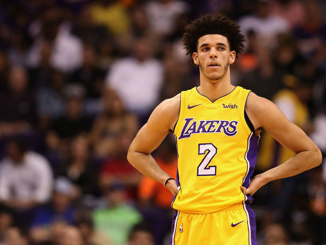 Lonzo benched in 4th, but Walton says he was riding hot hands
