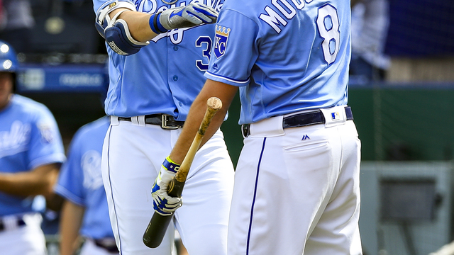 Report: Royals hope to retain Hosmer, Moustakas