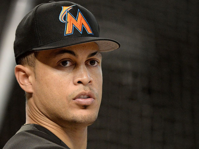 Report: Marlins told Stanton they'll deal other stars if he doesn't waive no-trade clause