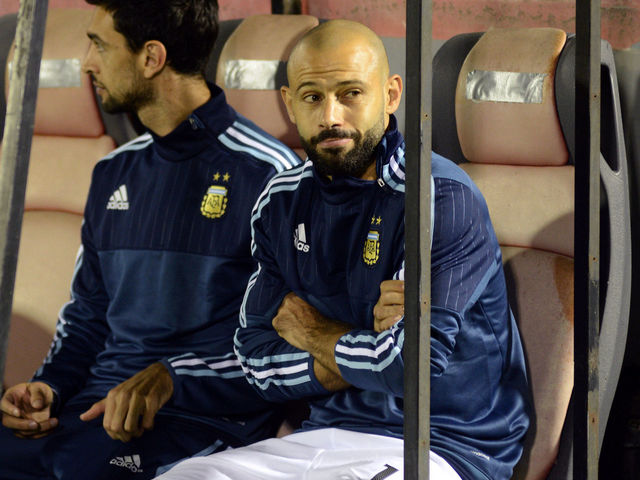 Barcelona's Mascherano expected to miss 4 weeks