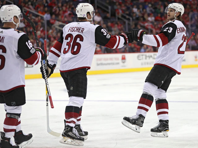 Coyotes defeat Canadiens for 1st regulation win this season