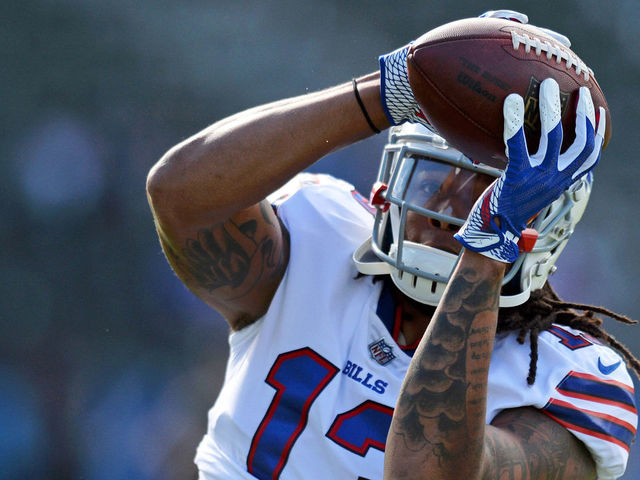 Bills' Benjamin carted to locker room with knee injury