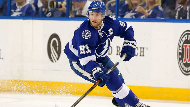 Stamkos exits vs. Predators with lower-body injury