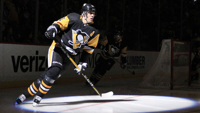 Malkin dealing with upper-body injury