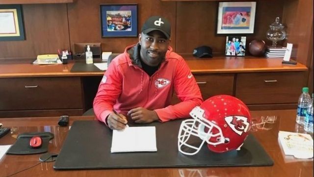 Chiefs end Darrelle Revis' unemployment streak