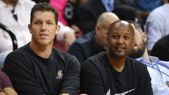 Watch: Lakers coach caught dissing D'Angelo Russell
