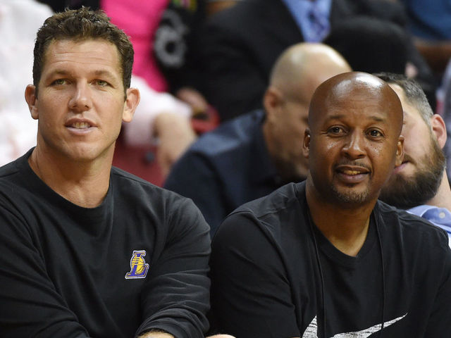 Watch: Lakers coach caught dissing D'Angelo Russell