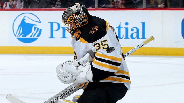 Khudobin wins 3rd straight game in relief of struggling Rask