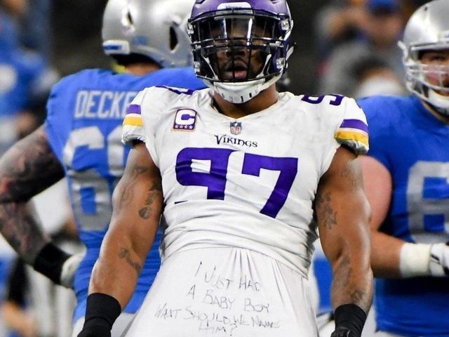 Vikings' Griffen watched birth of son on FaceTime before game