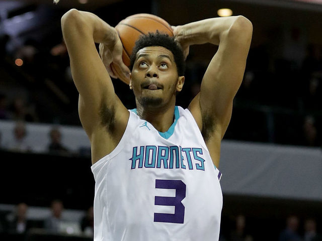 Lamb signs 3-year, $31.5M contract with Pacers