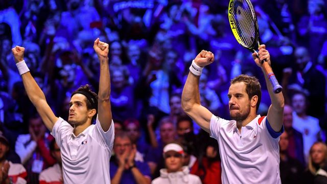 France wins doubles to lead Belgium 2-1 in Davis Cup final