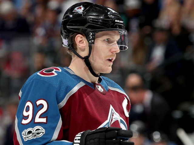 Avs' Landeskog to have hearing for cross-checking Flames' Tkachuk
