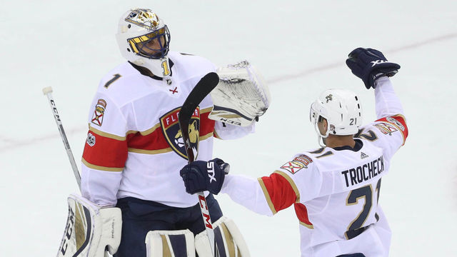 Luongo joins Patrick Roy on exclusive wins list