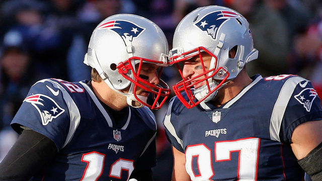 Patriots, Eagles favored in latest Super Bowl odds