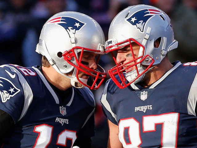 Patriots, Eagles favored in latest Super Bowl odds