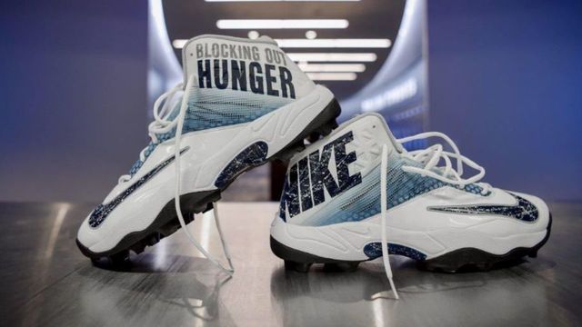 Look: NFL players show off their charity cleats