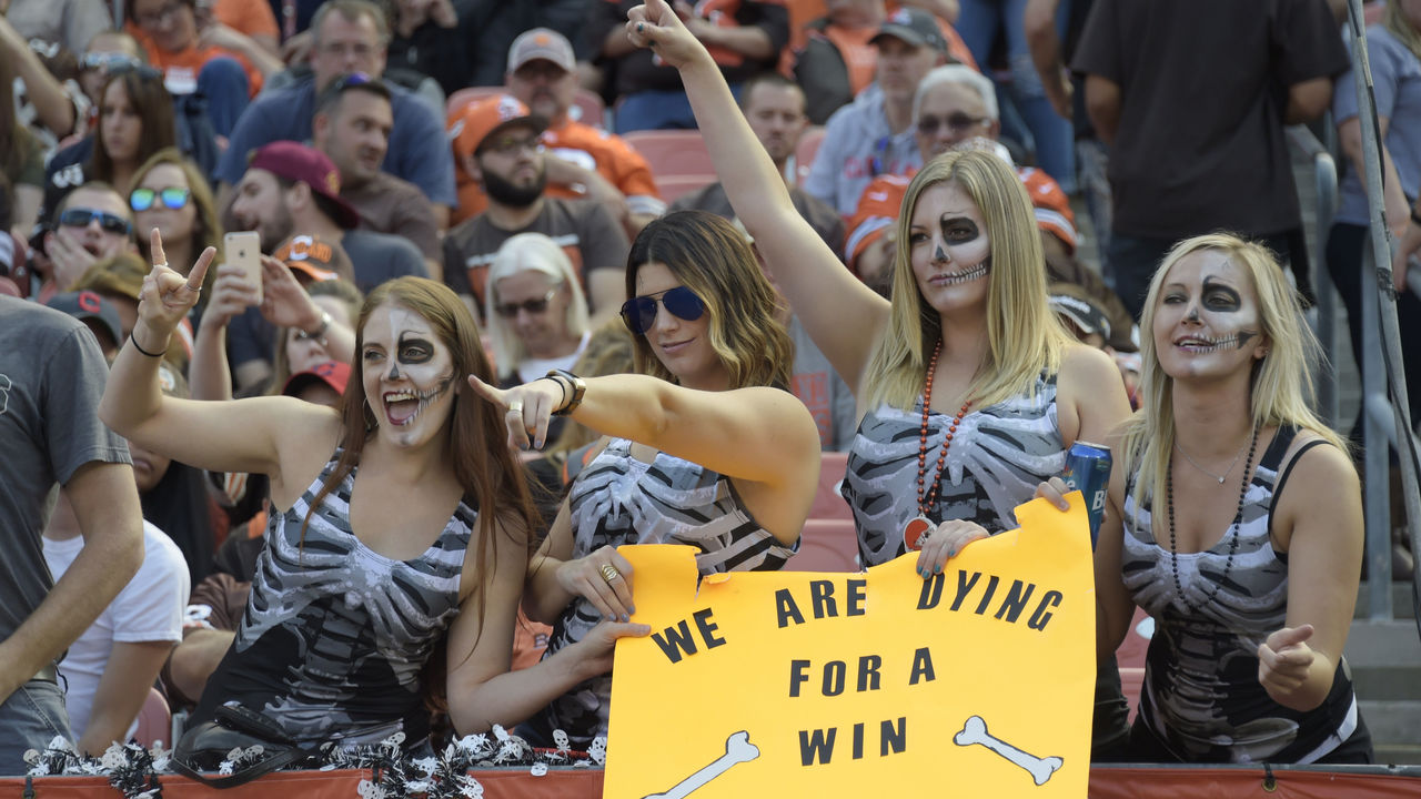 Cleveland Browns Fans Celebrating 0-16 Season with Parade