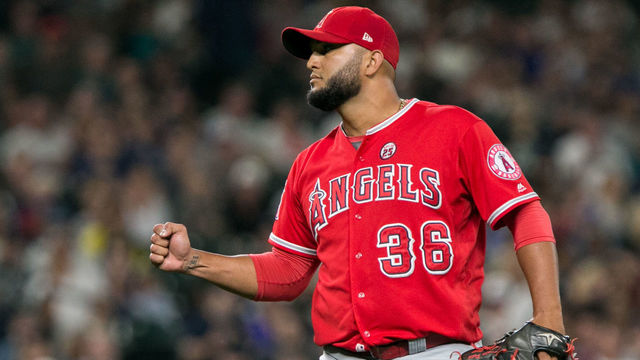 Report: Athletics agree to 2-year, $10M deal with Yusmeiro Petit